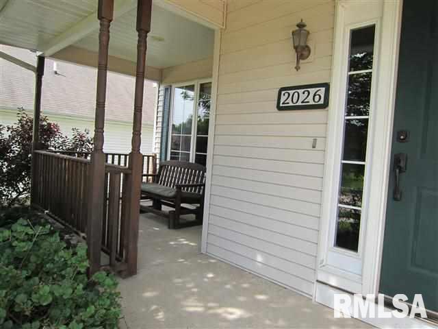 2026 Ashford Road Bettendorf, IA 52722 - Photo 2 of 22 Gallery Image 2