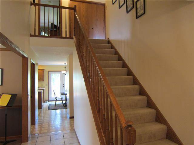 2026 Ashford Road Bettendorf, IA 52722 - Photo 3 of 22 Gallery Image 3