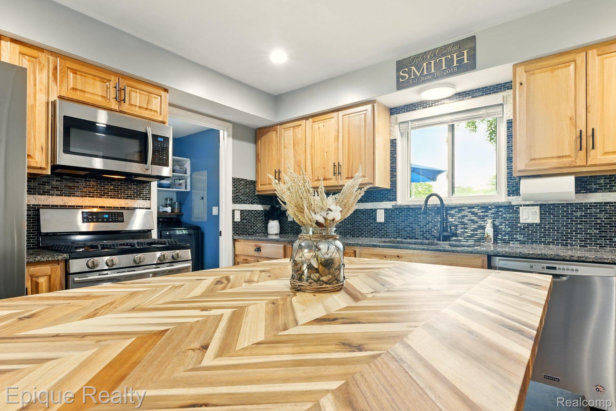 50536 Ryan Road Utica, MI 48317 - Photo 5 of 25 13-web-or-mls-190A6123 ROBERT HALL.jpg