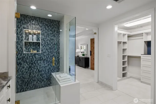 a view of an empty walk in closet