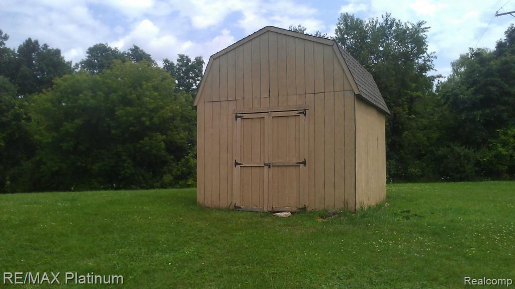 11356 Clyde Road Fenton, MI 48430 - Photo 5 of 9 Clyde shed.jpg
