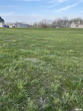 $58,900 | 105 Royal Point Court, Pekin, IL 61554