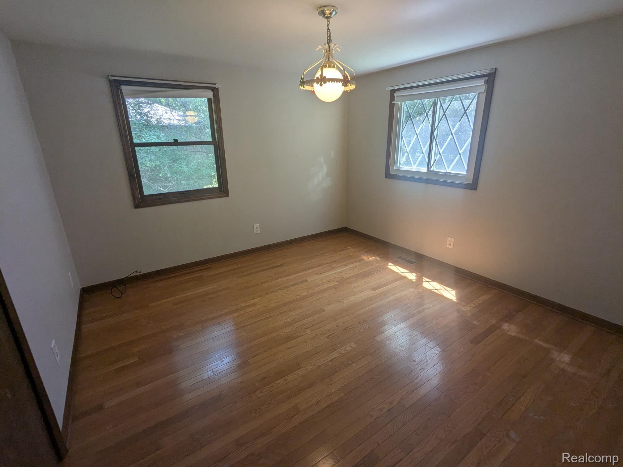 3211 Mccluskey Pinckney, MI 48169 - Photo 7 of 23
