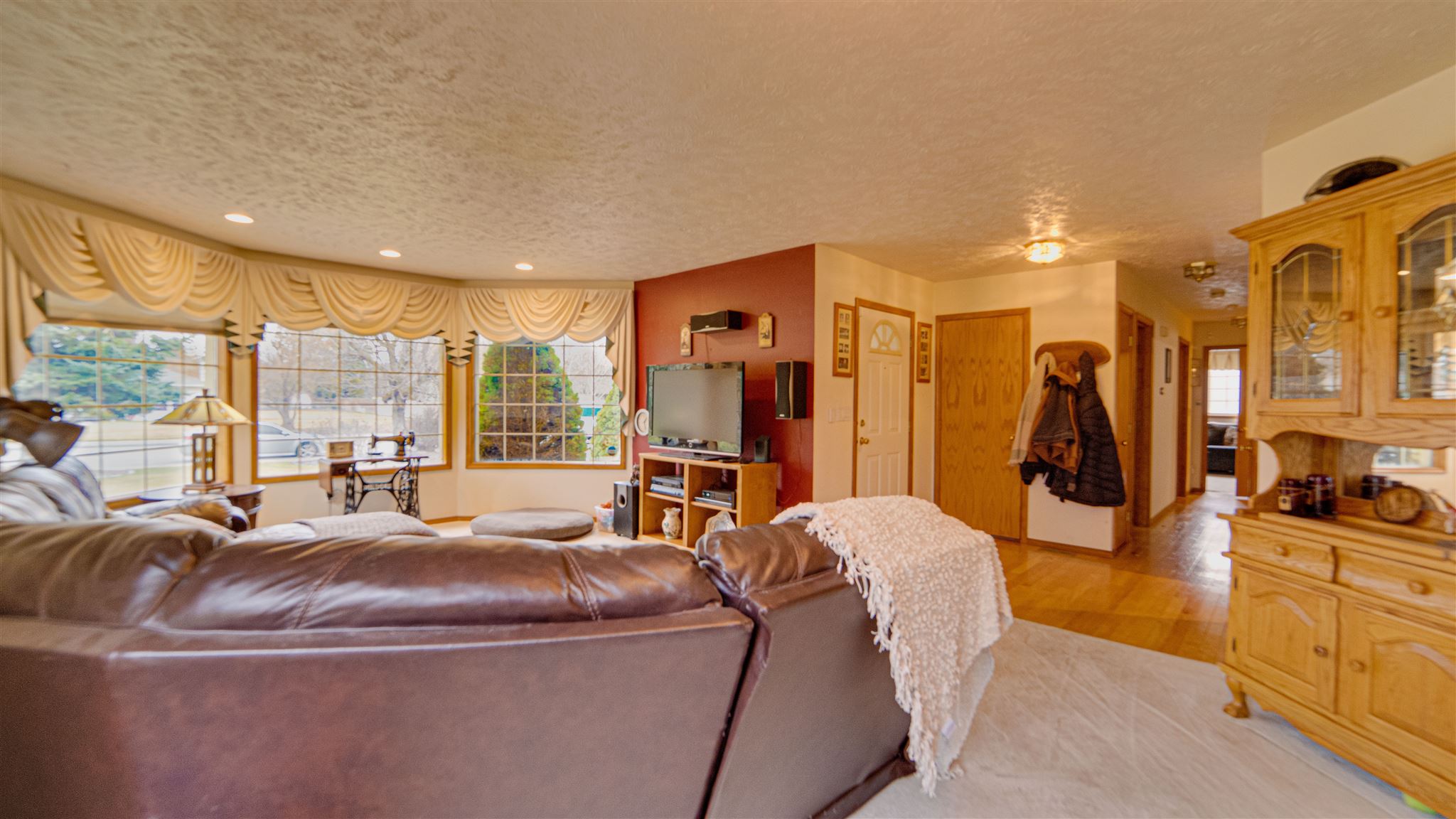 2018 South Adams Road Veradale, WA 99037 - Photo 5 of 40 Gallery Image 5