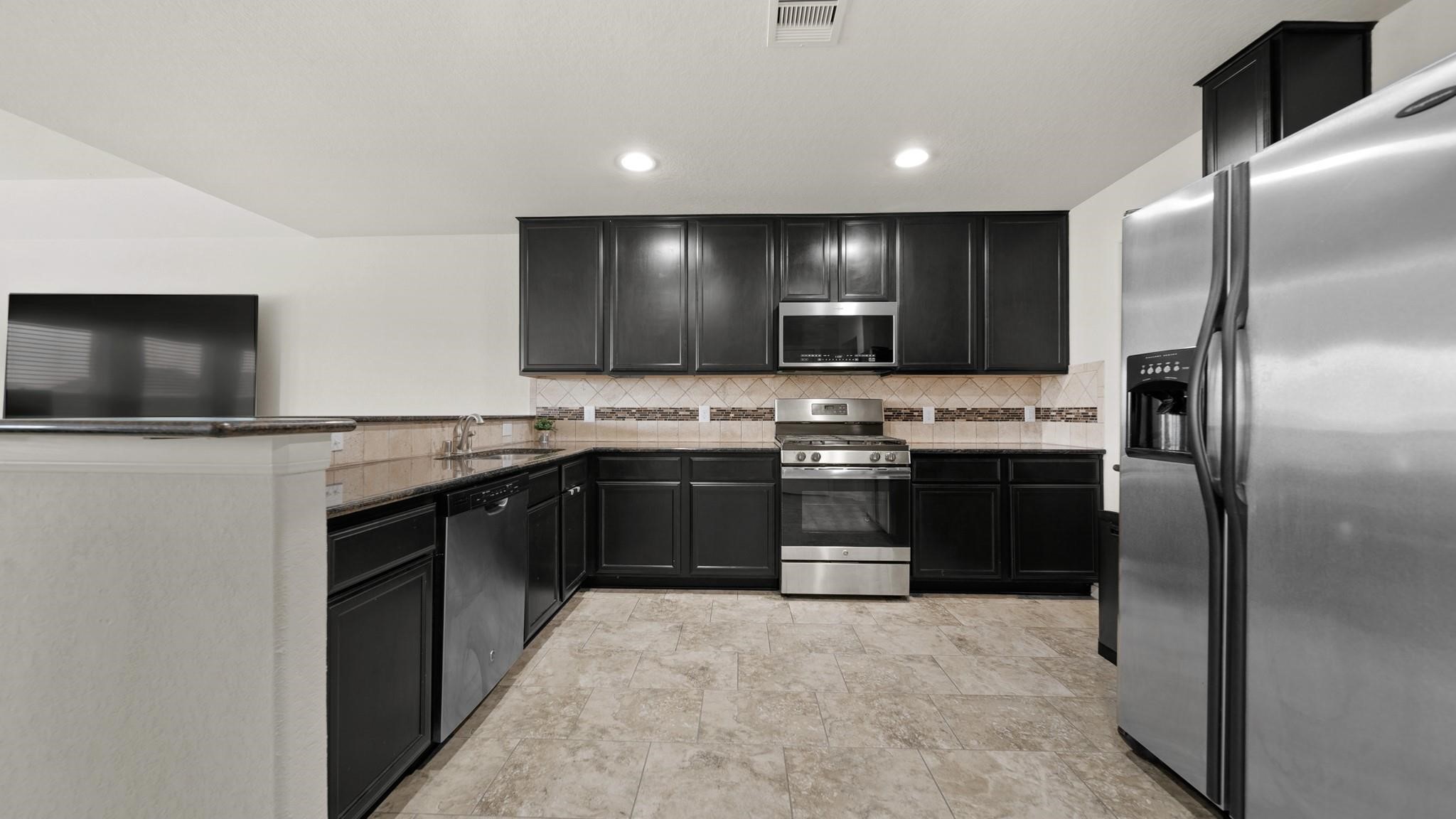 9990 Chimney Swift Lane Conroe, TX 77385 - Photo 2 of 8