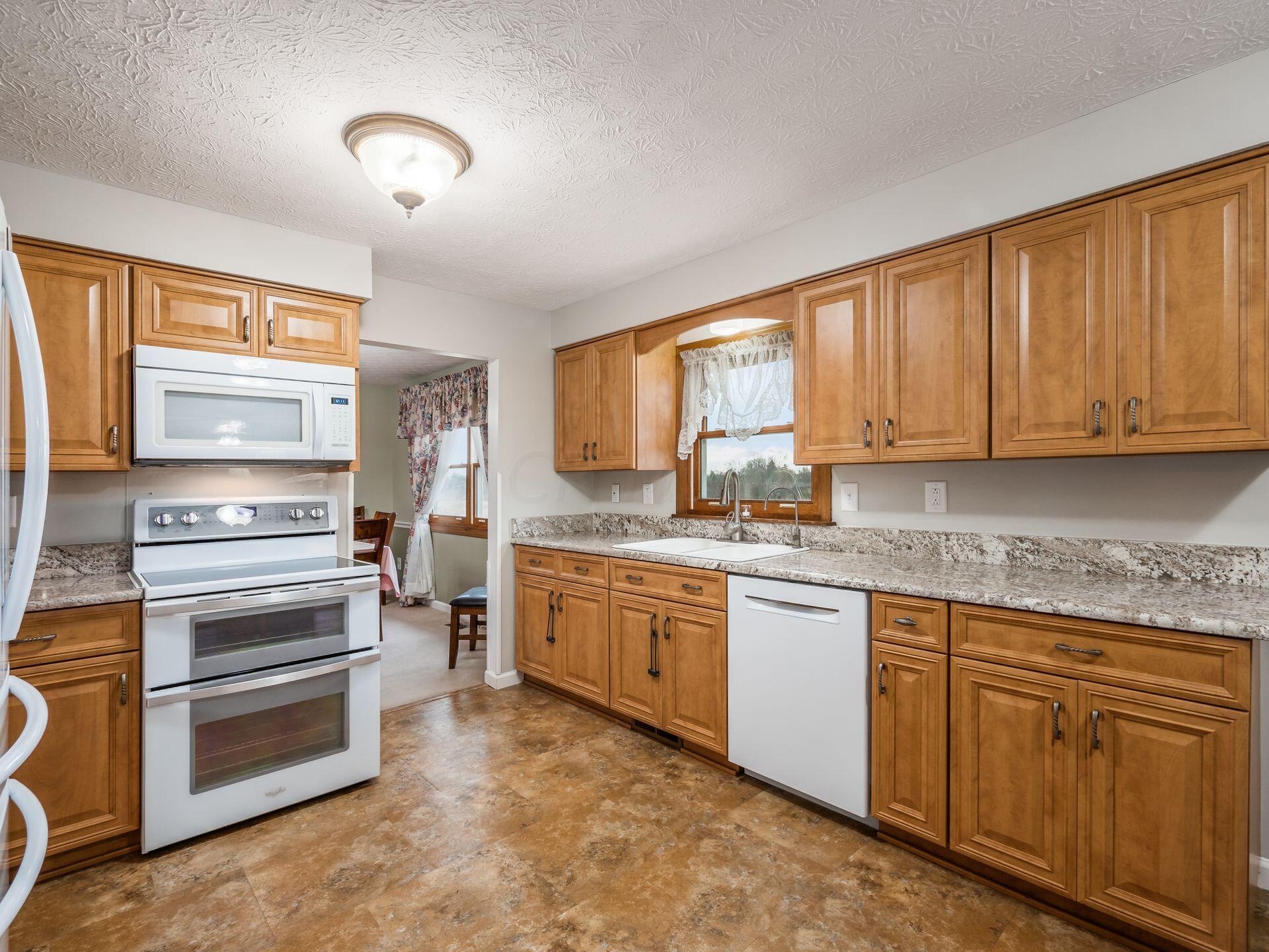 21365 Titus Road Raymond, OH 43067 - Photo 16 of 71 023_146bffc_A 21365 Titus 028