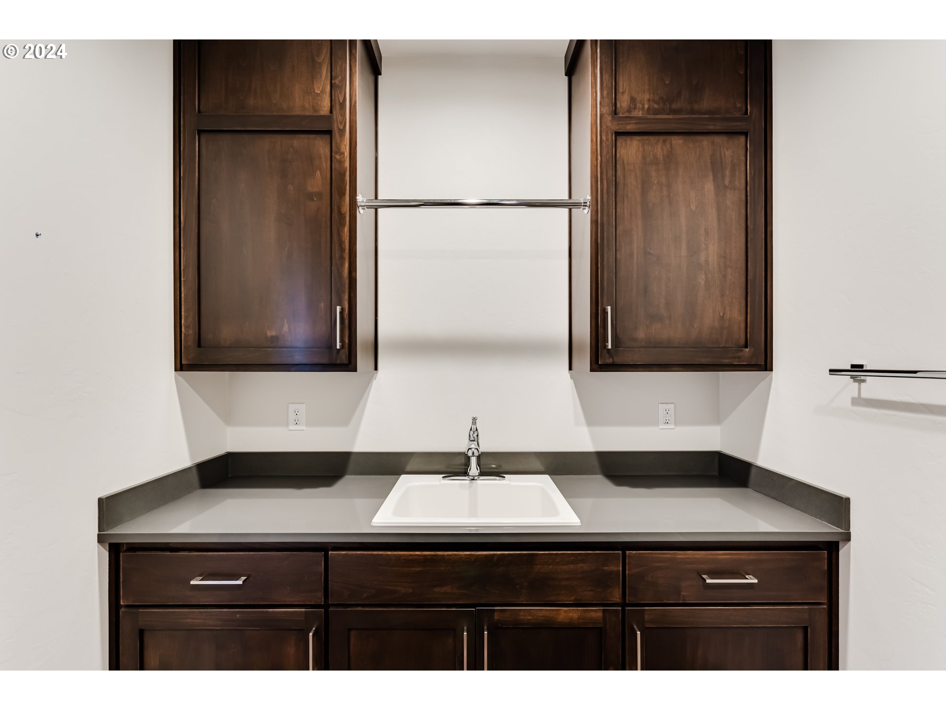 1876 John Day Drive Eugene, OR 97408 - Photo 24 of 43 a bathroom with a sink and a mirror