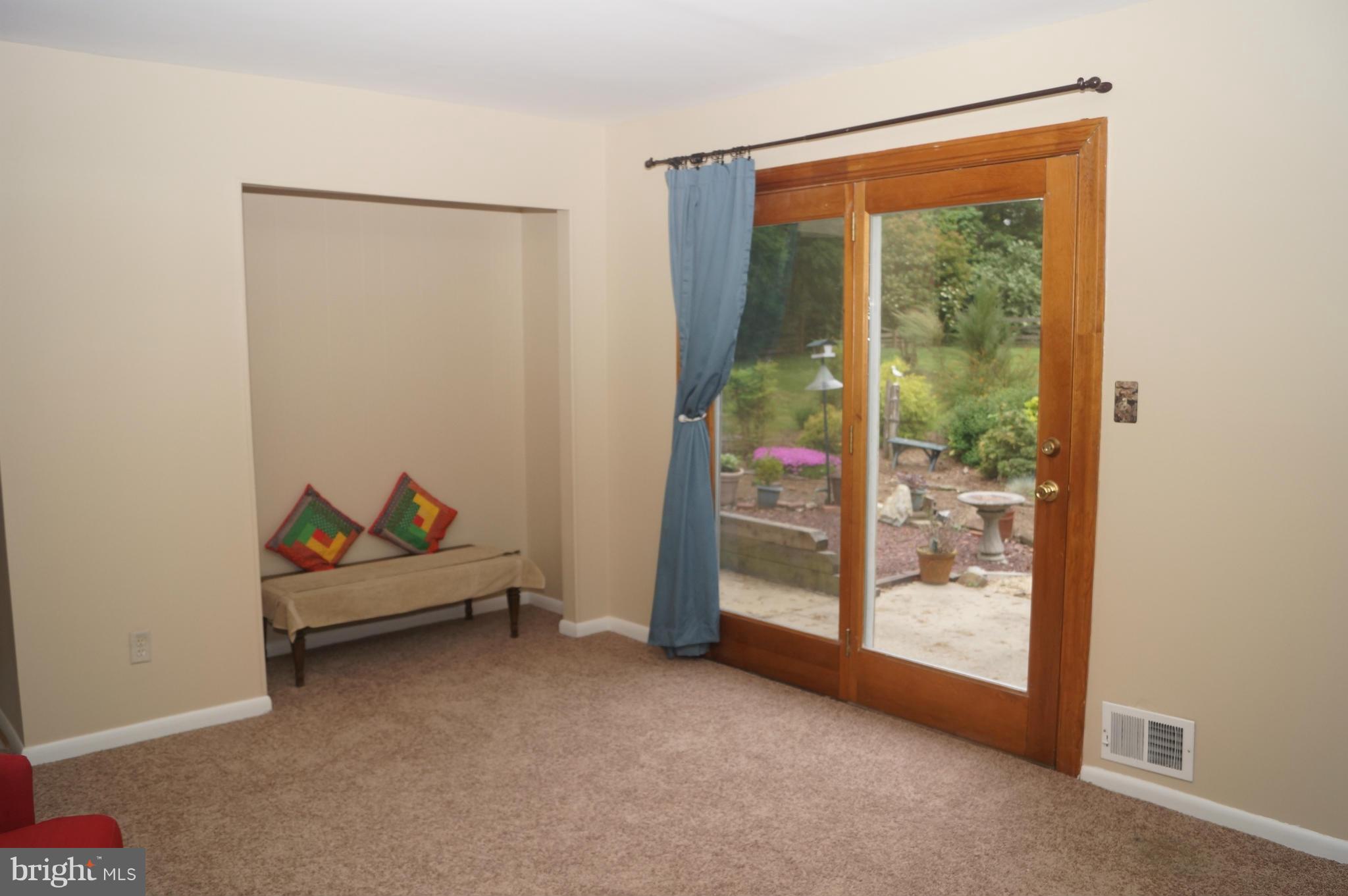 8411 Chervil Road Lanham, MD 20706 - Photo 18 of 27 Family Room