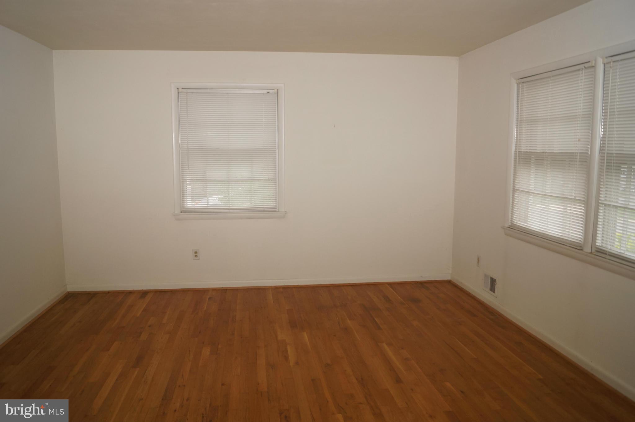 8411 Chervil Road Lanham, MD 20706 - Photo 9 of 27 Living Room