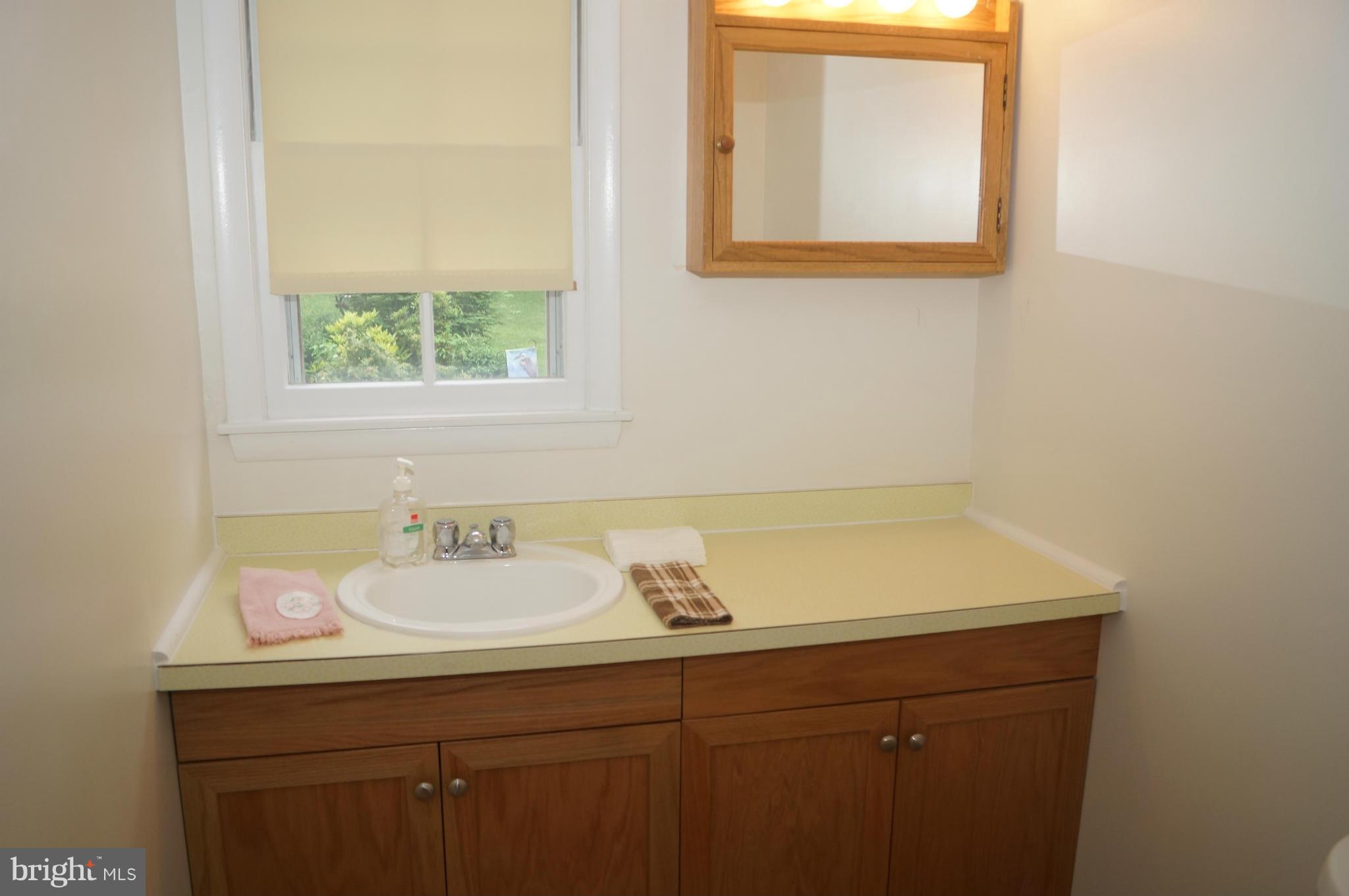 8411 Chervil Road Lanham, MD 20706 - Photo 10 of 27 Bath