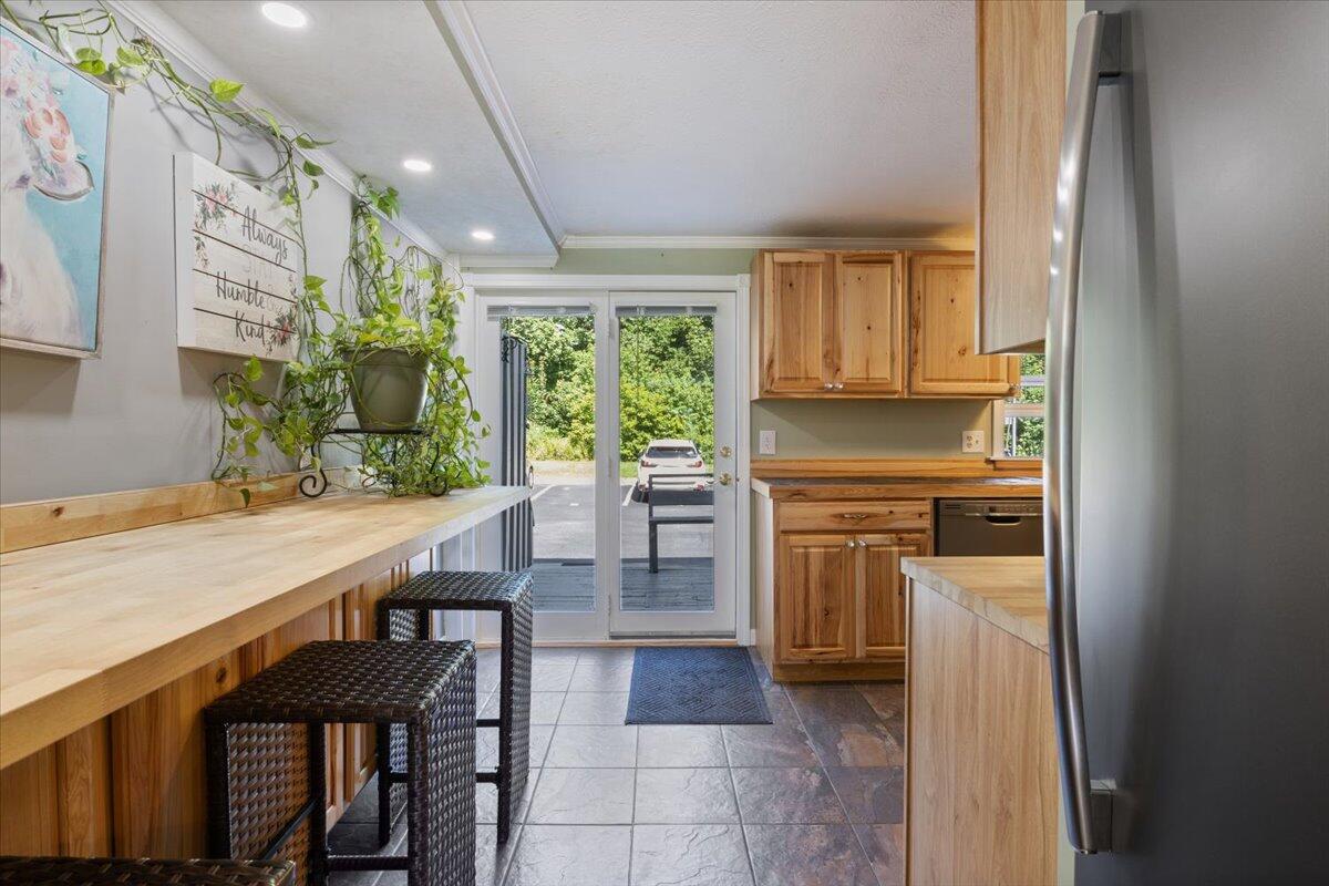 8 Park Street, Unit 4 Saco, ME 04072 - Photo 4 of 18 10-8_Park_St_10