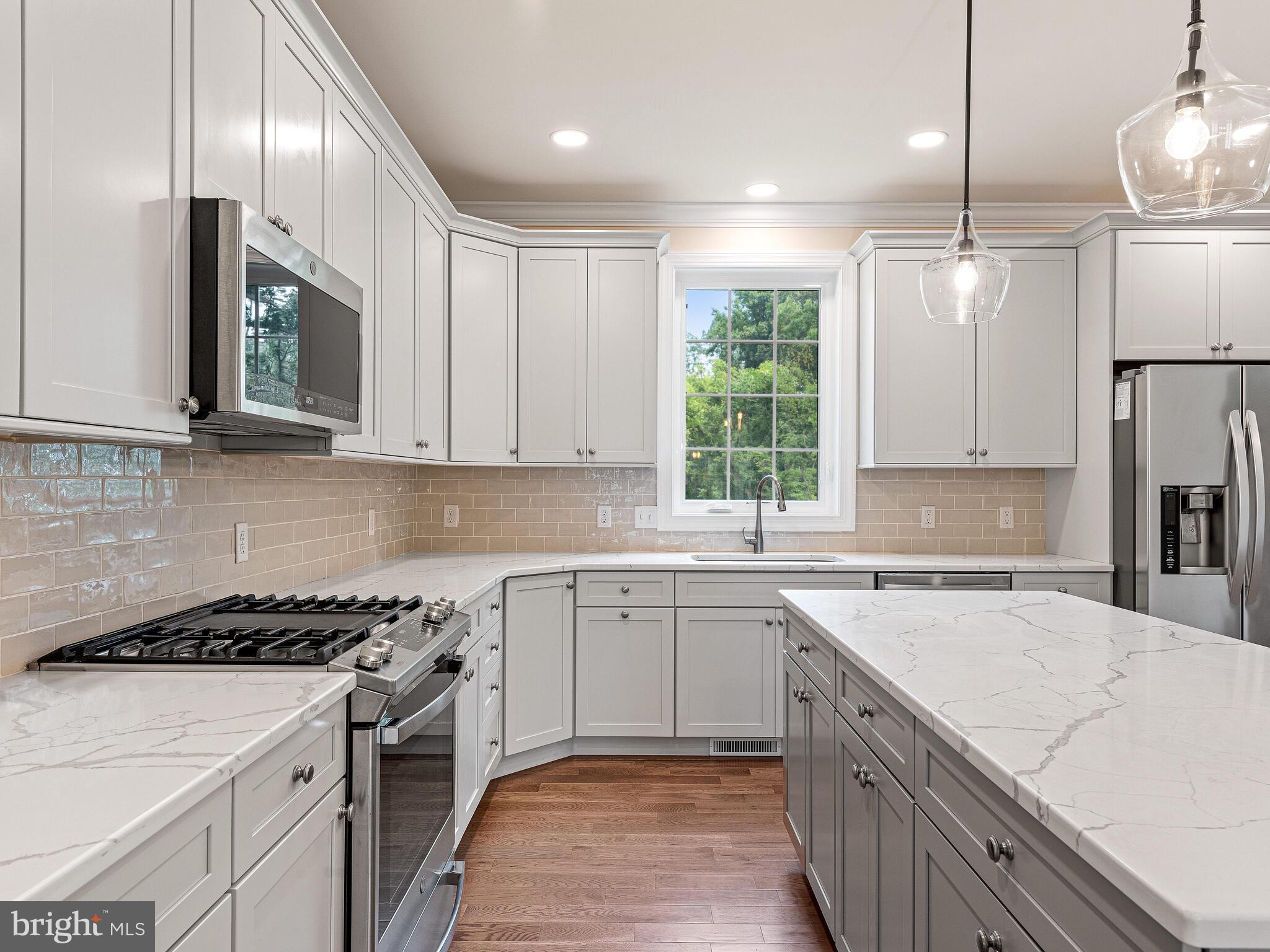 11 Barren Road Media, PA 19063 - Photo 14 of 62 Quartz countertops & soft close dovetail cabinetry