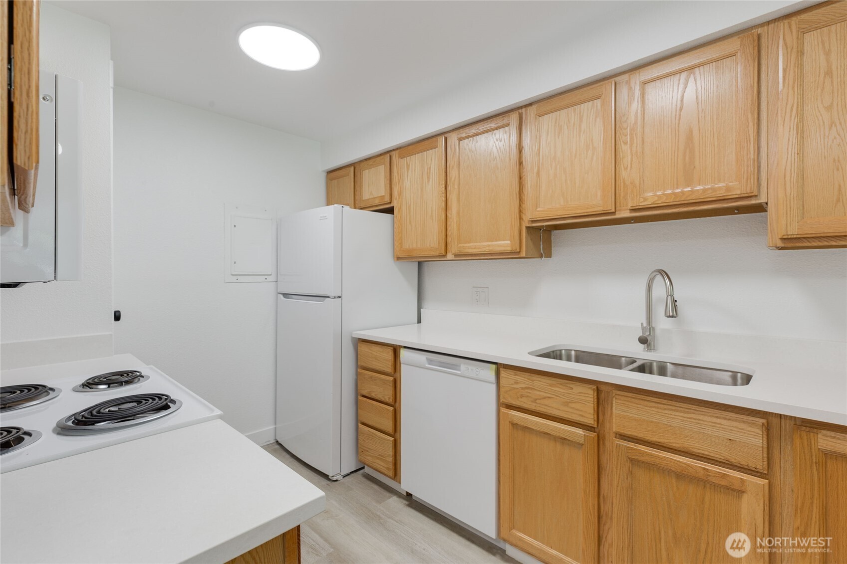 1555 Union Avenue Northeast, Unit 33 Renton, WA 98059 - Photo 14 of 26