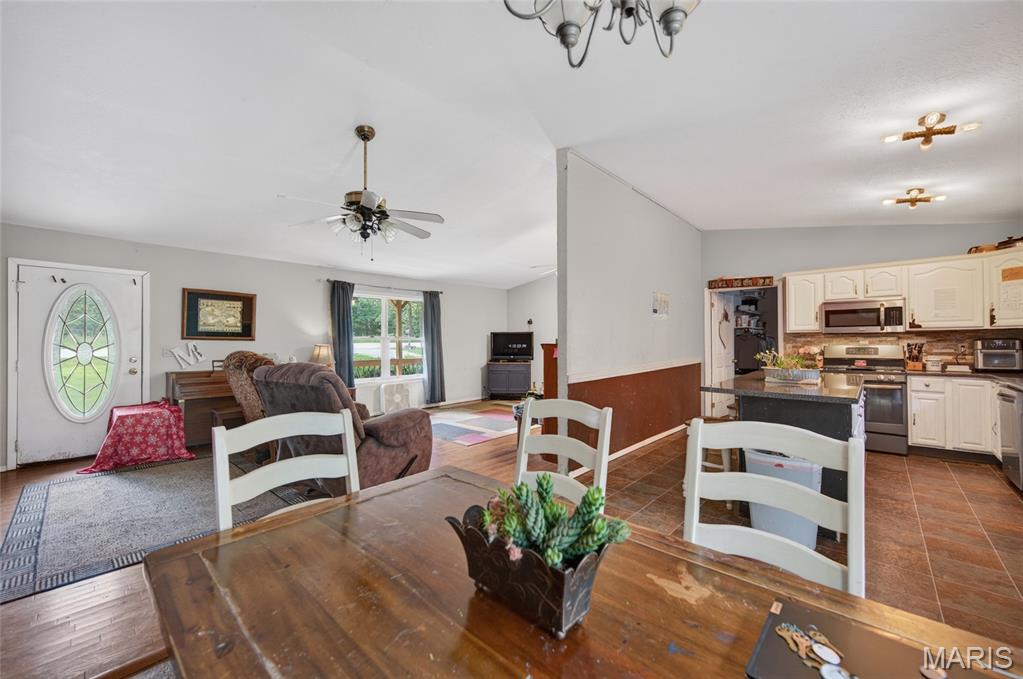 392 State Rd P Long Lane, MO 65590 - Photo 5 of 20