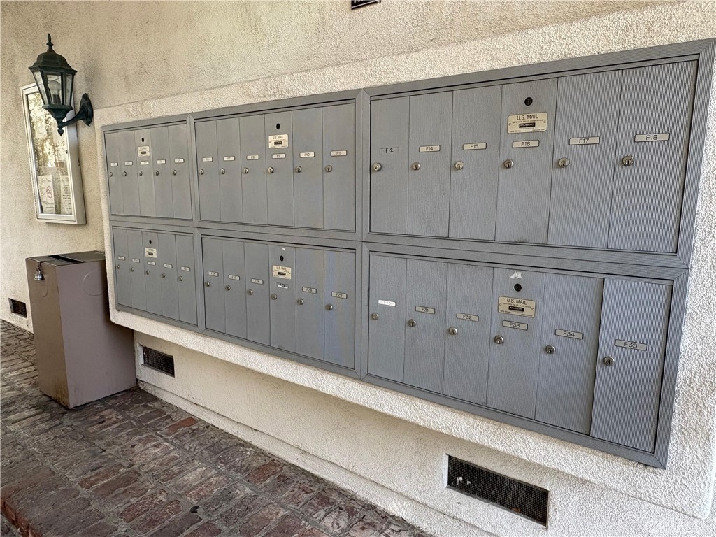 18619 Collins Street, Unit F29 Tarzana, CA 91356 - Photo 20 of 29 a view of a dresser