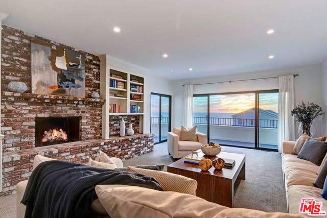 201 Redlands Street Playa del Rey, CA 90293 - Photo 3 of 28