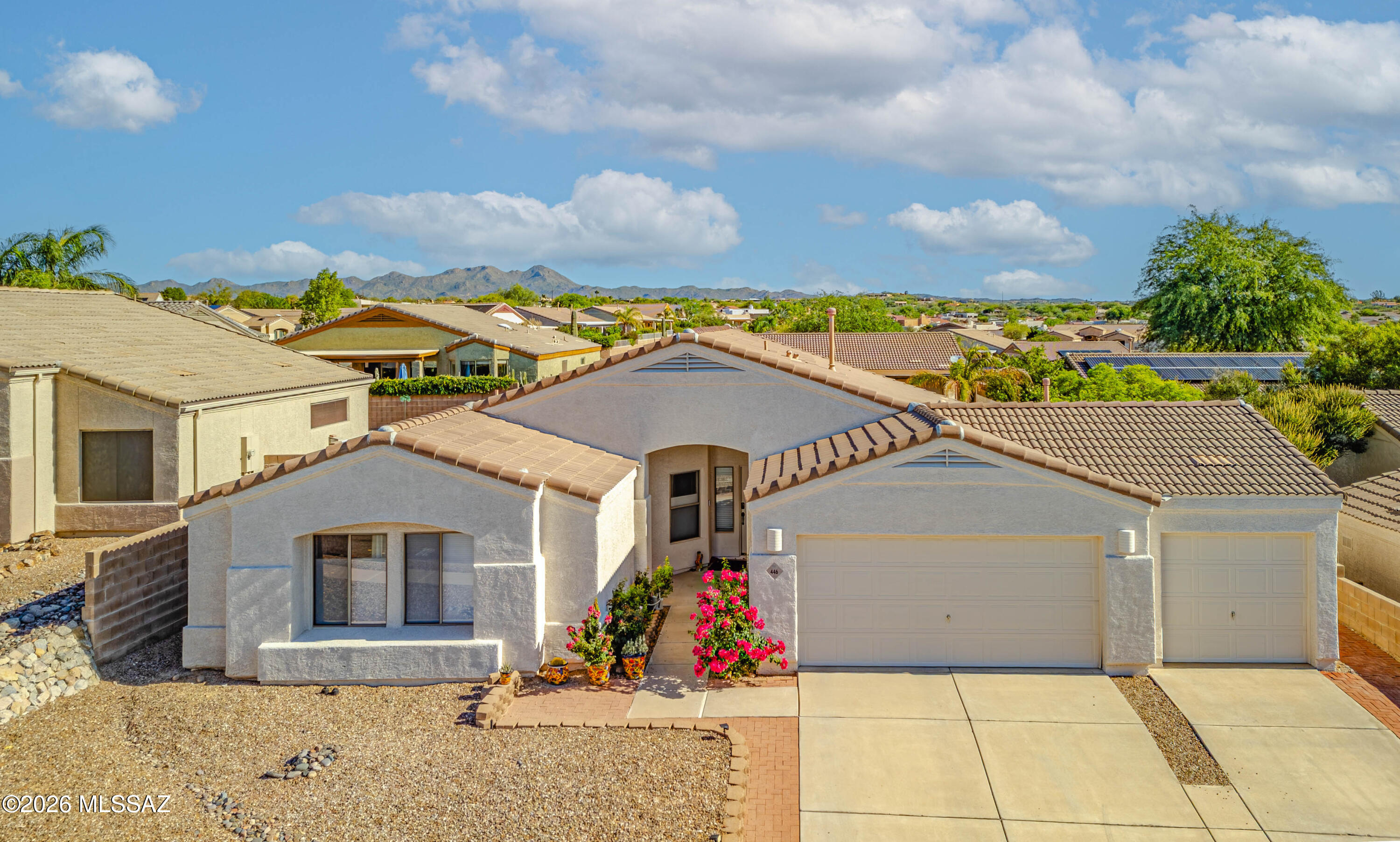 446 West Silvertip Road Tucson, AZ 85737 - Photo 3 of 51 Lovely Home With 3 Car Garage
