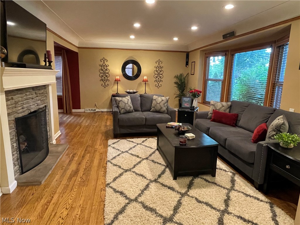 3925 Lansdale Road Cleveland, OH 44118 - Photo 2 of 25 Gallery Image 2