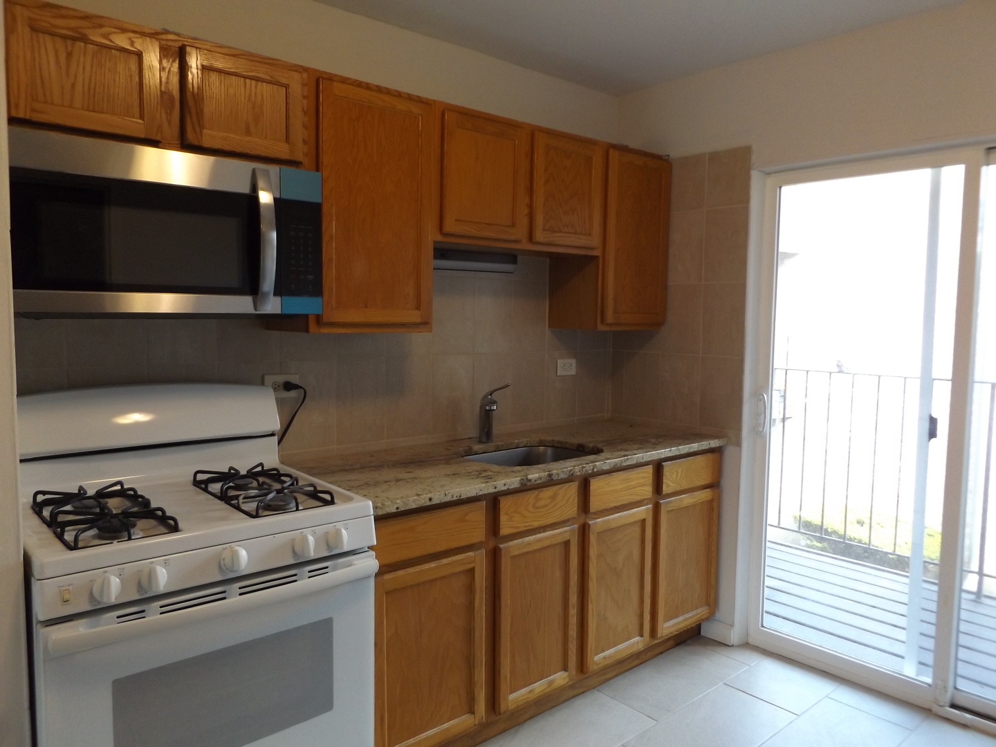 710 West Huntington Commons Road, Unit 2B Mount Prospect, IL 60056 - Photo 7 of 16