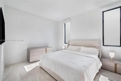 $5,000,000 | 340 Southwest 20th Road, Miami, FL 33129