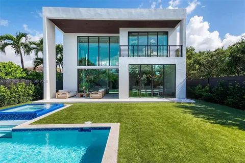 $5,000,000 | 340 Southwest 20th Road, Miami, FL 33129