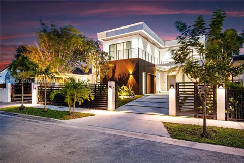 $5,000,000 | 340 Southwest 20th Road, Miami, FL 33129