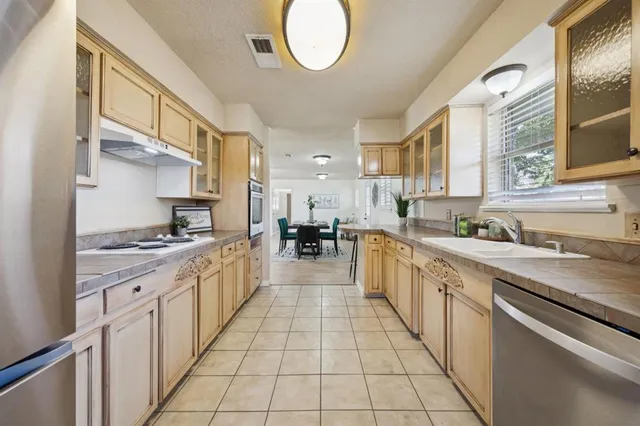 $395,000 | 1505 Oak Glen Court, Arlington, TX 76012