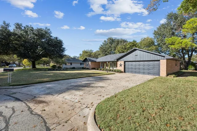 $395,000 | 1505 Oak Glen Court, Arlington, TX 76012