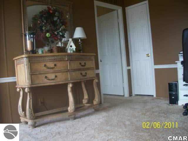 8191 South Vandecar Road Mount Pleasant, MI 48858 - Photo 7 of 16 1772509-6.JPG
