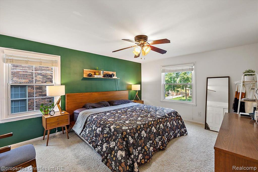 1683 Severn Road Grosse Pointe Woods, MI 48236 - Photo 24 of 47