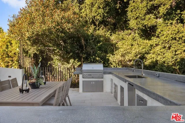 $21,995 | 4351 Vanalden Avenue, Tarzana, CA 91356