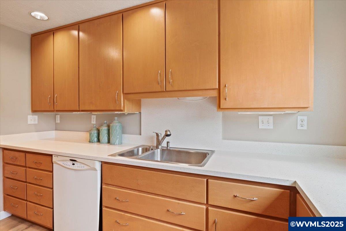 1709 Northwest Fisher Loop Albany, OR 97321 - Photo 15 of 30 Gallery Image 15