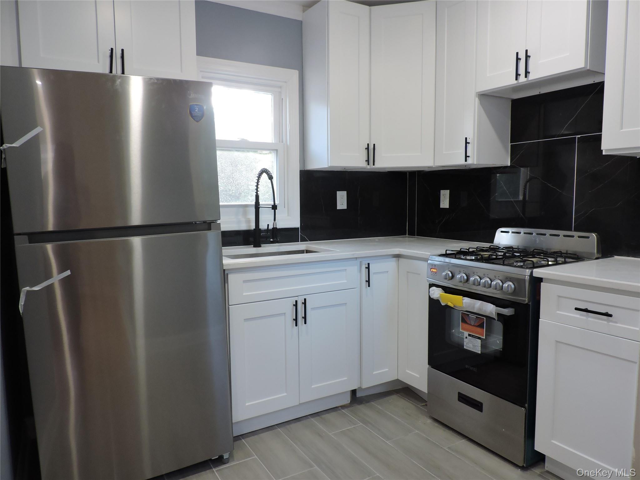23 Maple Avenue Hempstead, NY 11550 - Photo 4 of 9