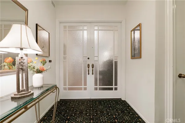 $1,145,000 | 4727 Park Encino Lane, Unit 230, Encino, CA 91436