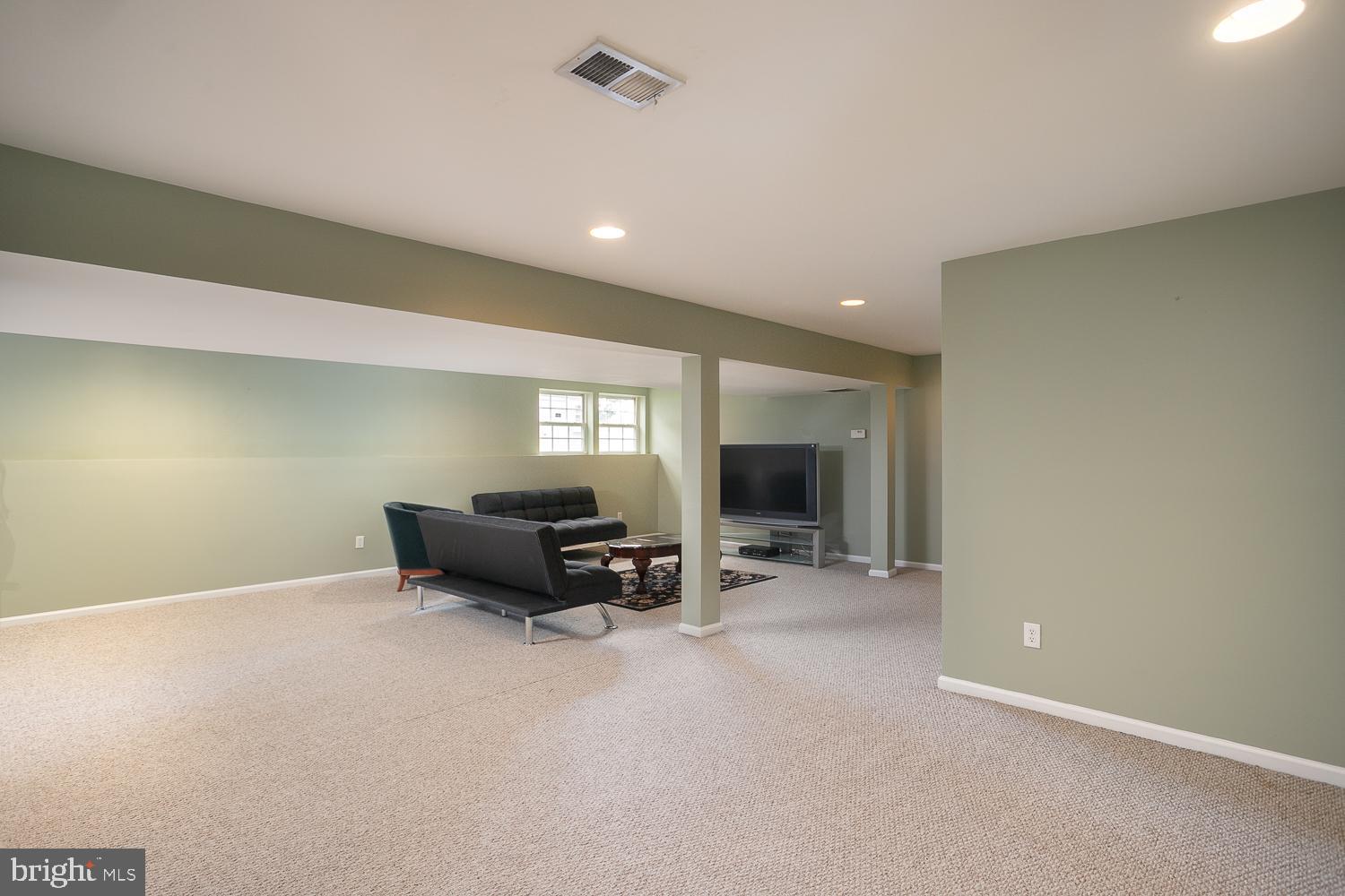 4 Clement Court Columbus, NJ 08022 - Photo 32 of 41