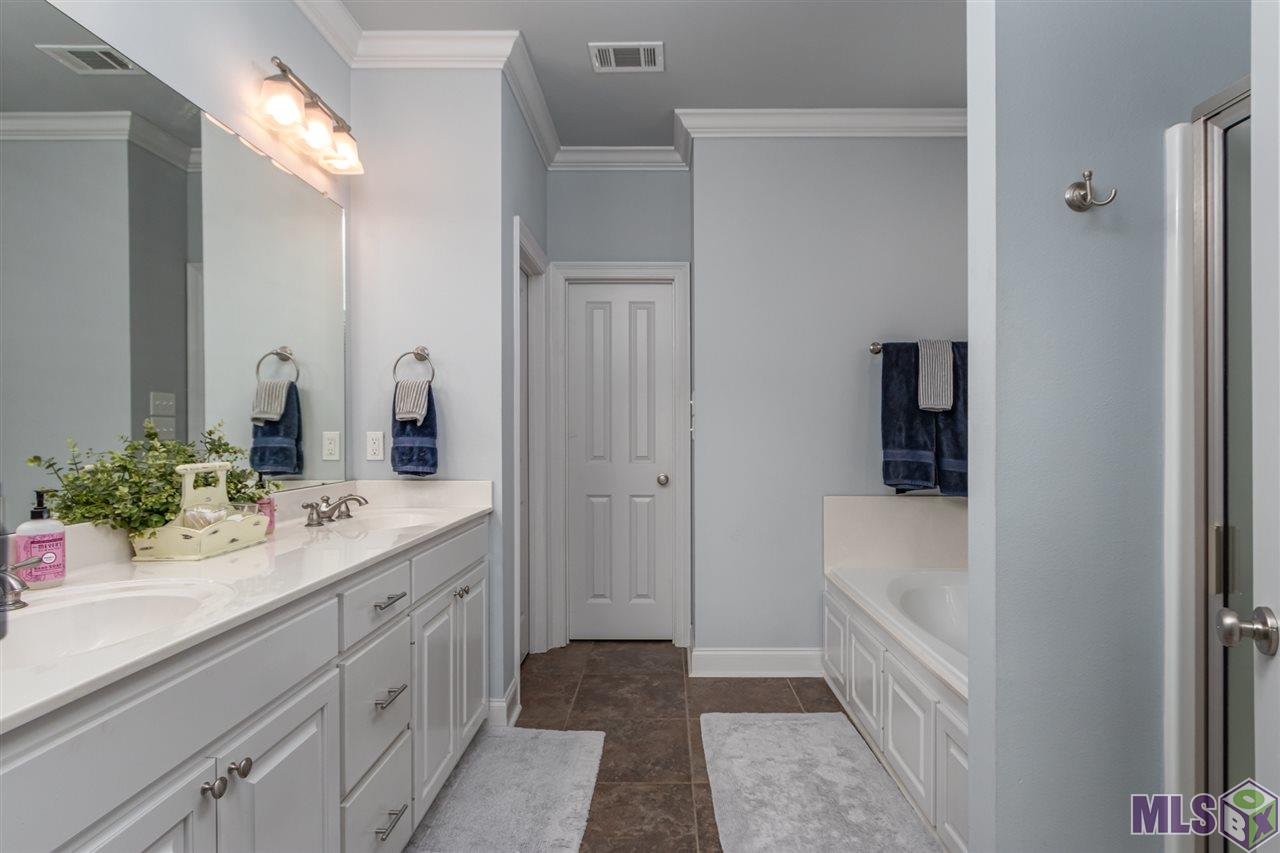 10726 Springtree Avenue Baton Rouge, LA 70810 - Photo 14 of 31