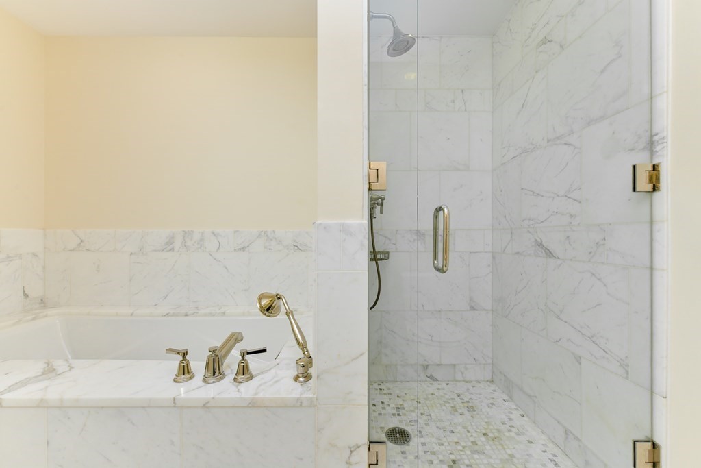 400 Stuart Street, Unit 17B Boston, MA 02116 - Photo 13 of 22