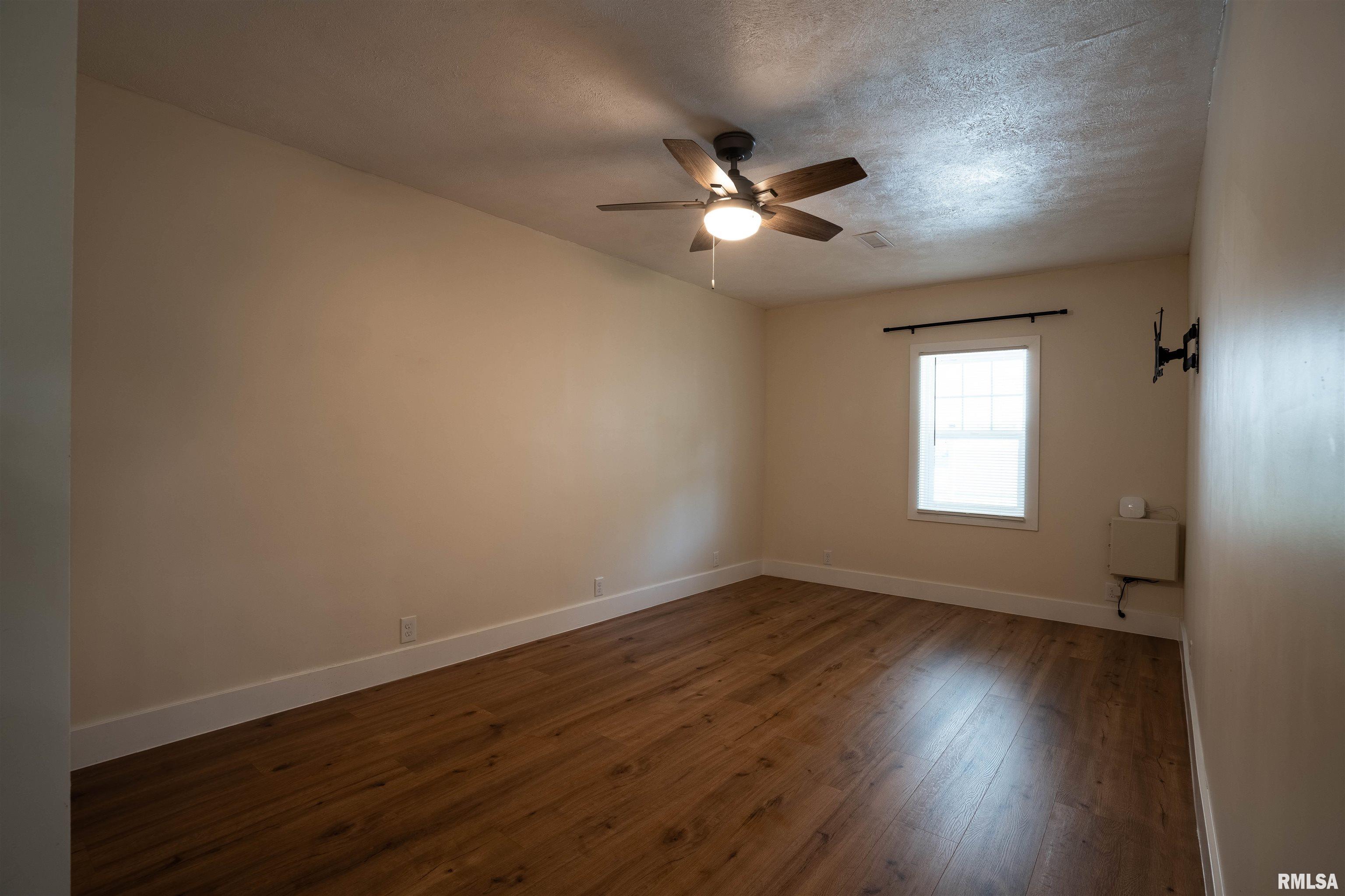 320 North 9th Street Herrin, IL 62948 - Photo 16 of 26