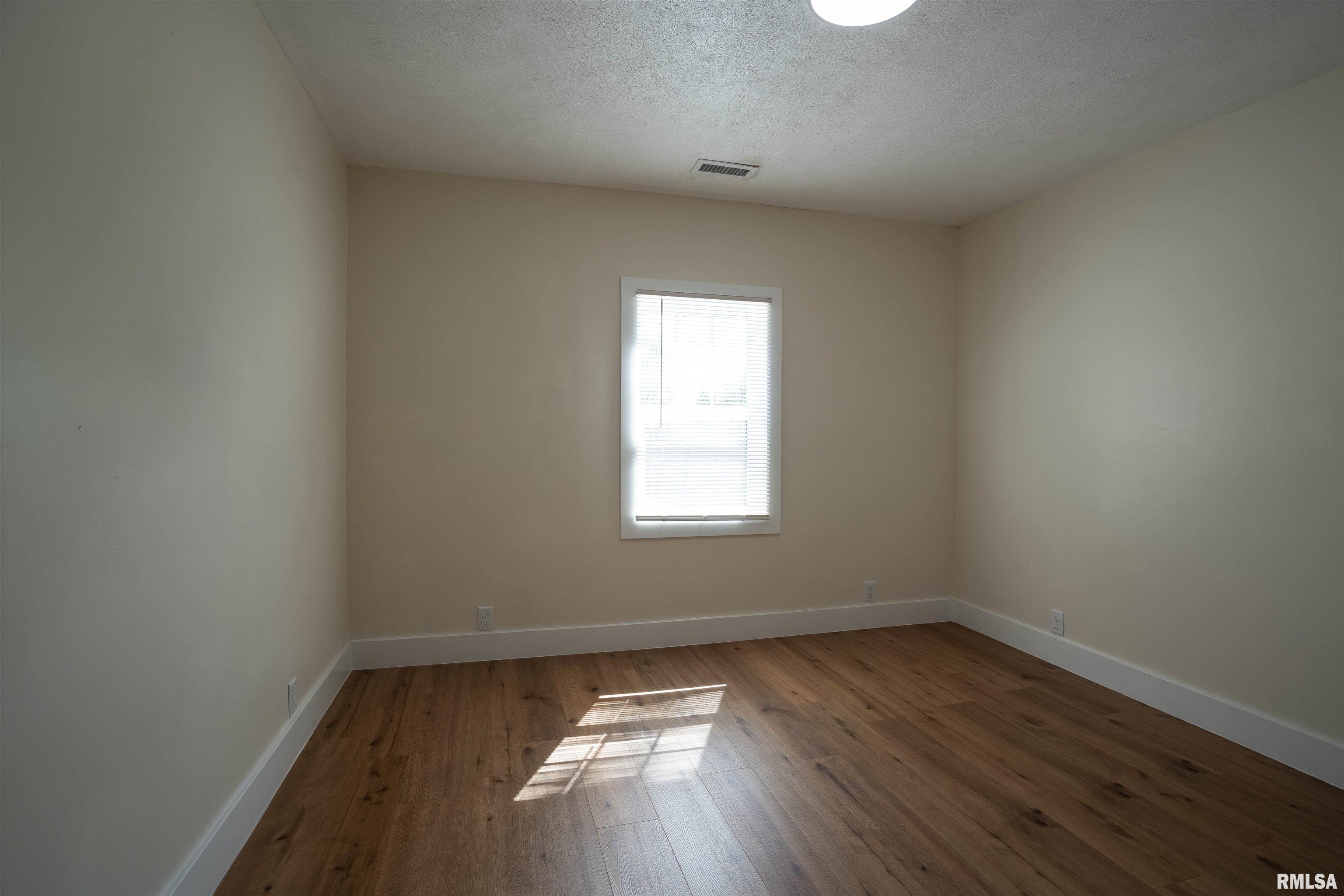 320 North 9th Street Herrin, IL 62948 - Photo 18 of 26