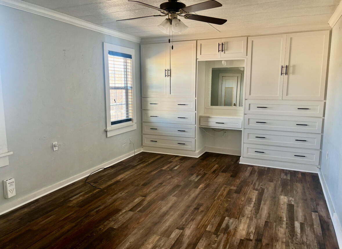 2224 36th Street Lubbock, TX 79412 - Photo 17 of 33 a view of an empty room with a window