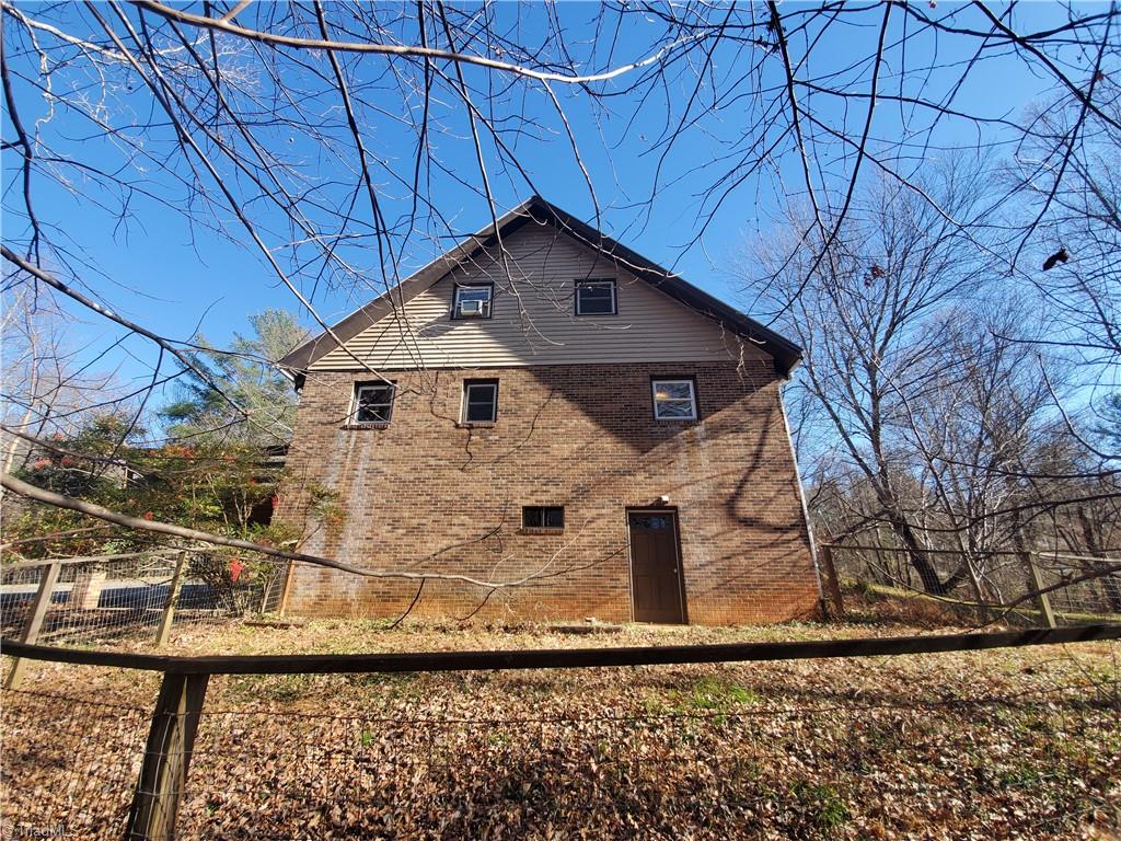 409 Colbert Road Traphill, NC 28685 - Photo 21 of 32 Gallery Image 21