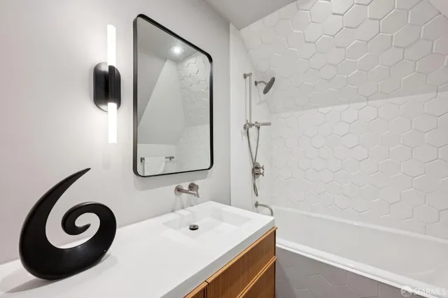 $6,250,000 | 2020 Webster Street, San Francisco, CA 94115