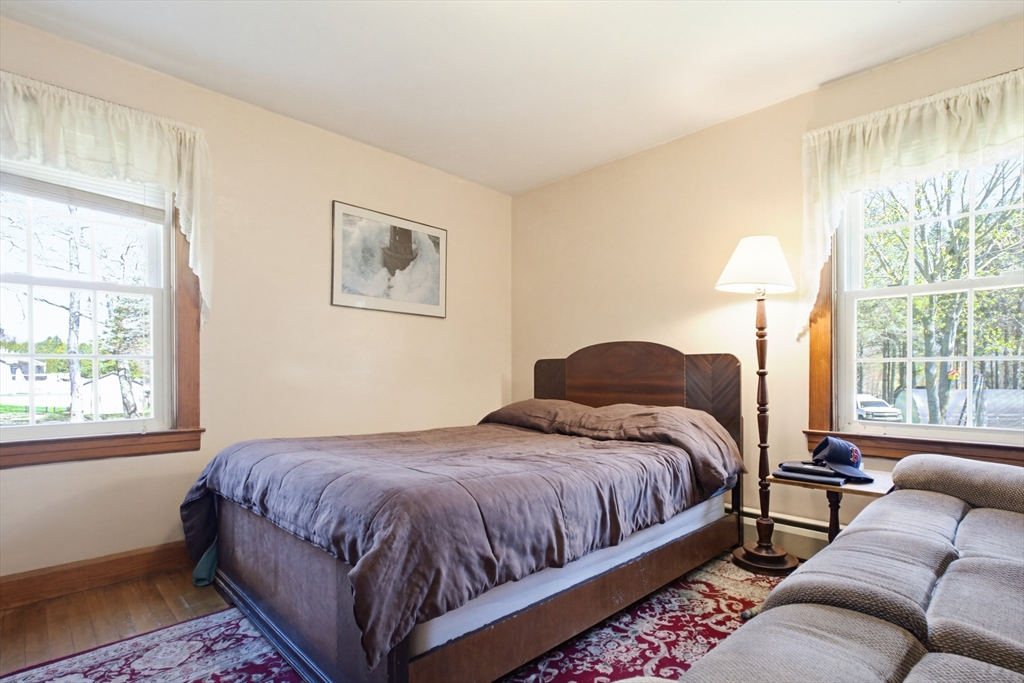 136 Chapel Street Gardner, MA 01440 - Photo 17 of 32
