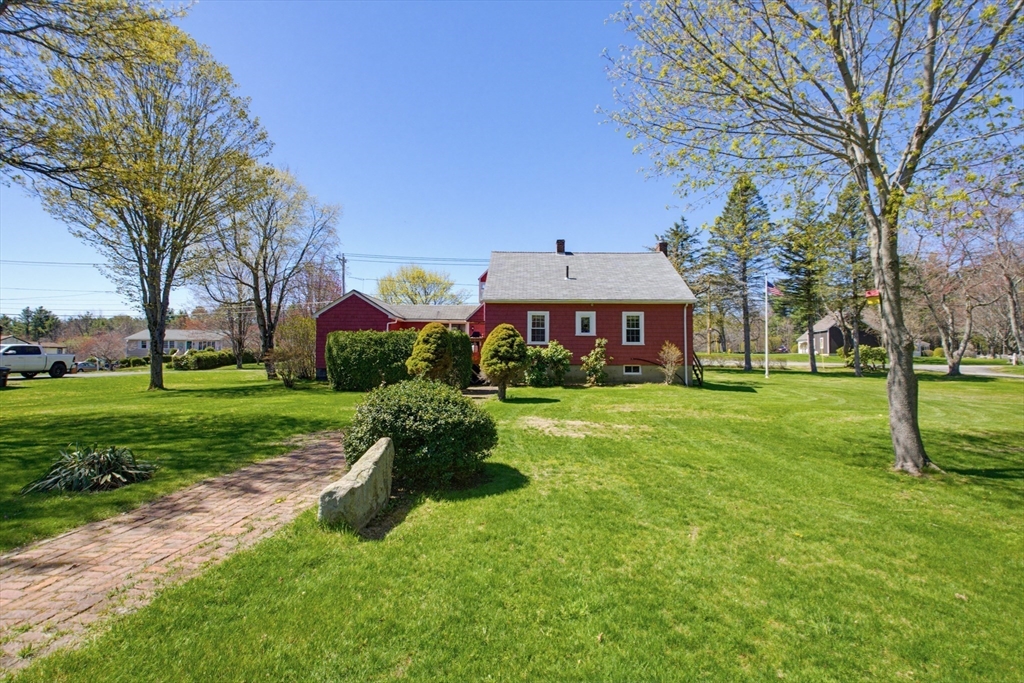 136 Chapel Street Gardner, MA 01440 - Photo 2 of 32