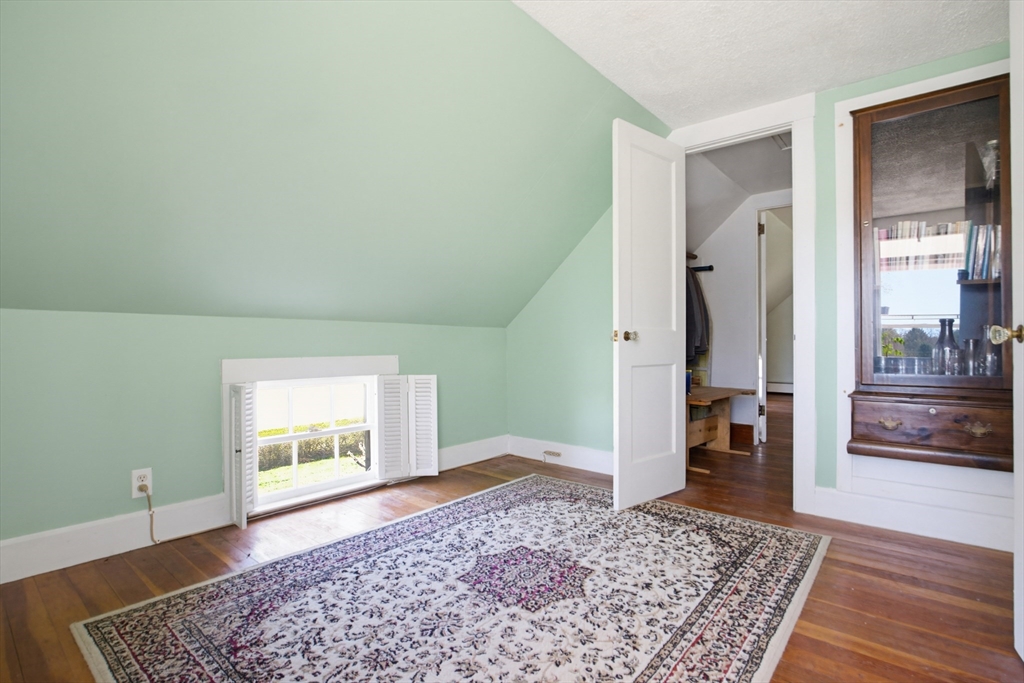 136 Chapel Street Gardner, MA 01440 - Photo 21 of 32
