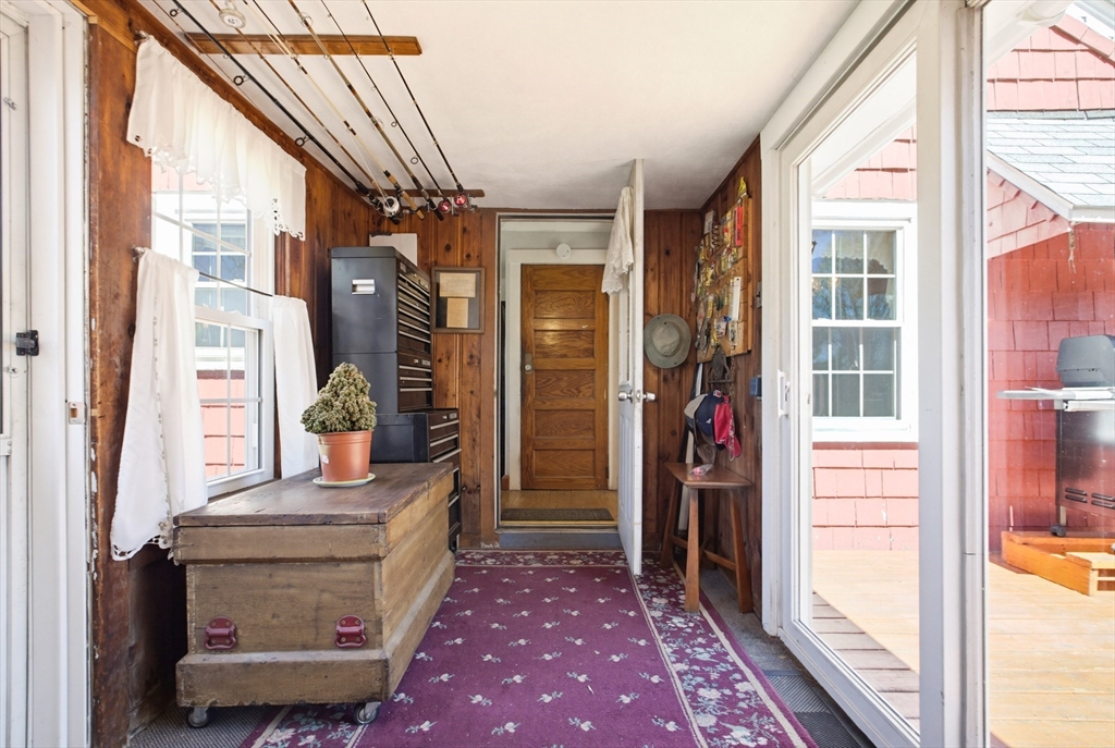 136 Chapel Street Gardner, MA 01440 - Photo 23 of 32