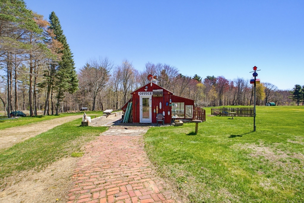 136 Chapel Street Gardner, MA 01440 - Photo 25 of 32
