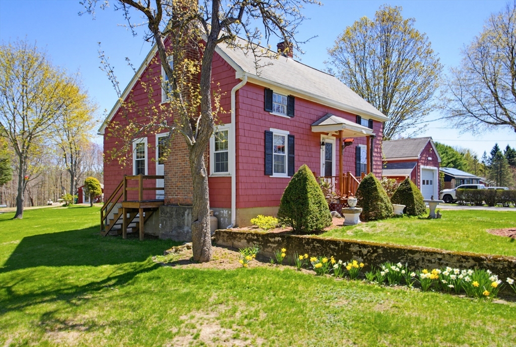 136 Chapel Street Gardner, MA 01440 - Photo 26 of 32