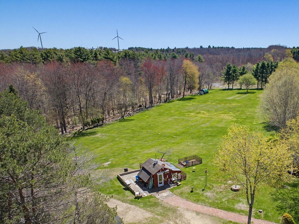 136 Chapel Street Gardner, MA 01440 - Photo 5 of 32