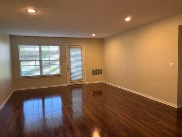$2,000 | 1522 Oakfield Drive, Ann Arbor, MI 48108